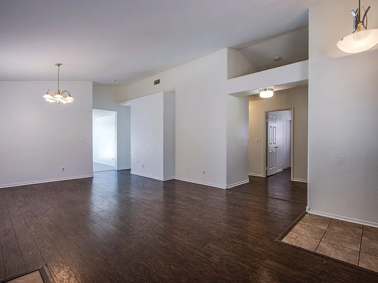 7510 Isley Ave — Photo 5