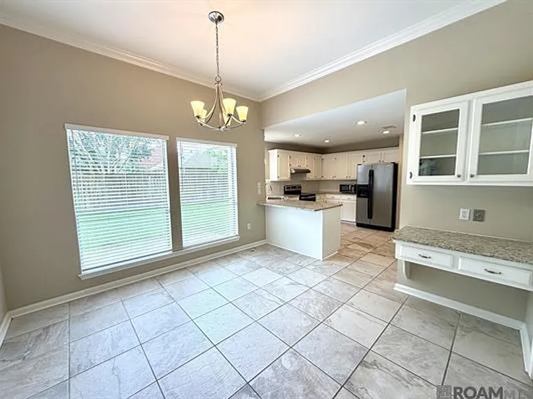 4126 Stumberg Ln — Photo 6