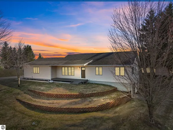 160 Fairview Dr, Manton, MI 49663