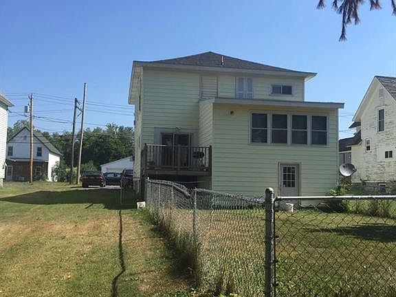 3rd image of 138 Grove St