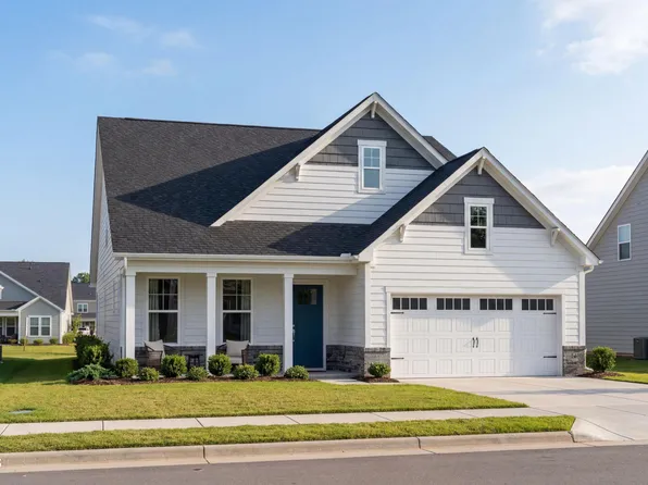 347 Queensferry Ln, Southern Pines, NC 28387