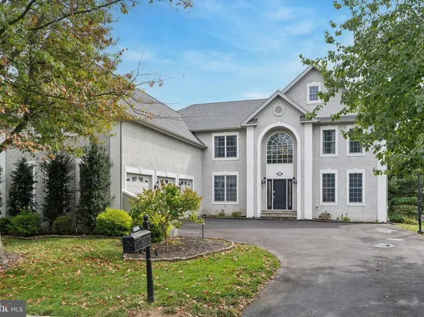 206 River Crest Dr, Phoenixville, PA 19460