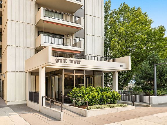 2nd image of 2221 SW 1st Ave APT 2424