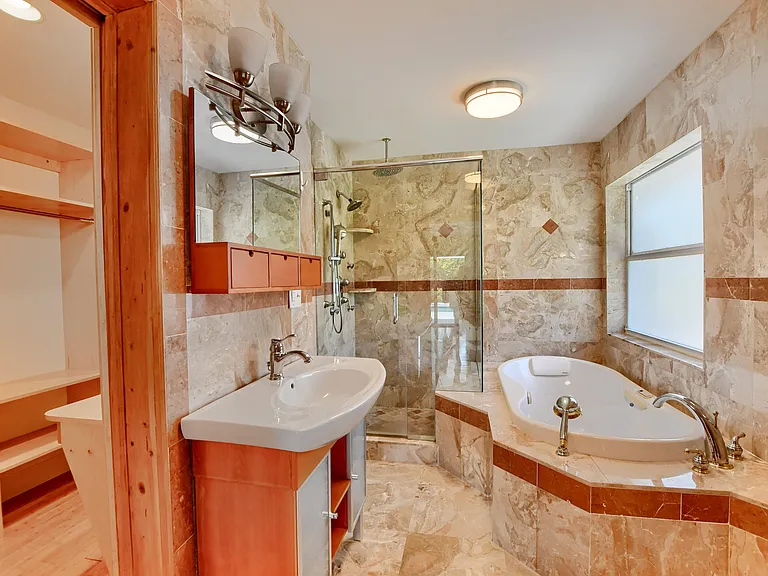 2334 NW Timbercreek Cir — Photo 21