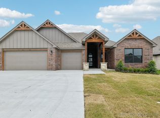 23250 E 106th Pl S, Broken Arrow, OK 74014