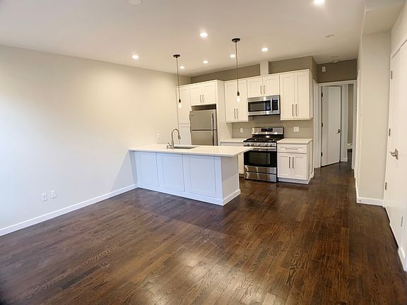4th image of 34-21 33rd St #1C