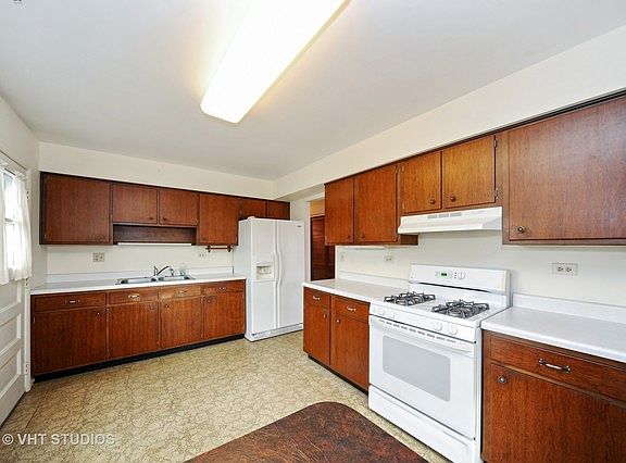 4th image of 228 W Tanglewood Dr