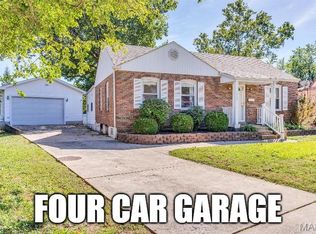 7000 Holly Hills Ave, Saint Louis, MO 63123