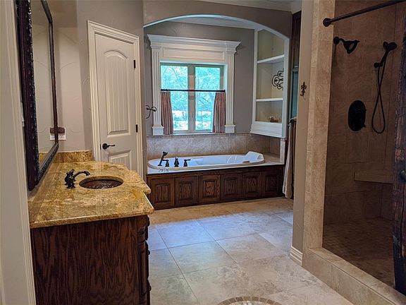 3rd image of 1021 Deer Creek Dr