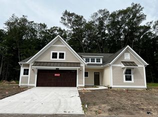 17471 Baltrusol Dr, Spring Lake, MI 49456