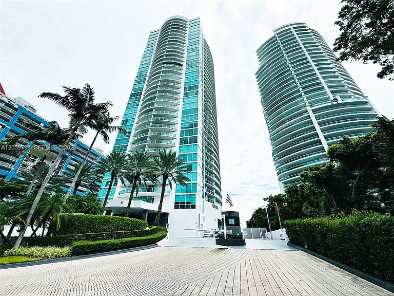2101 Brickell Ave #801 — Photo 1