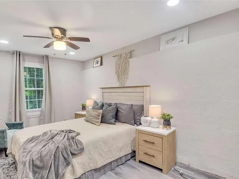 6340 McCollum Ln — Photo 10