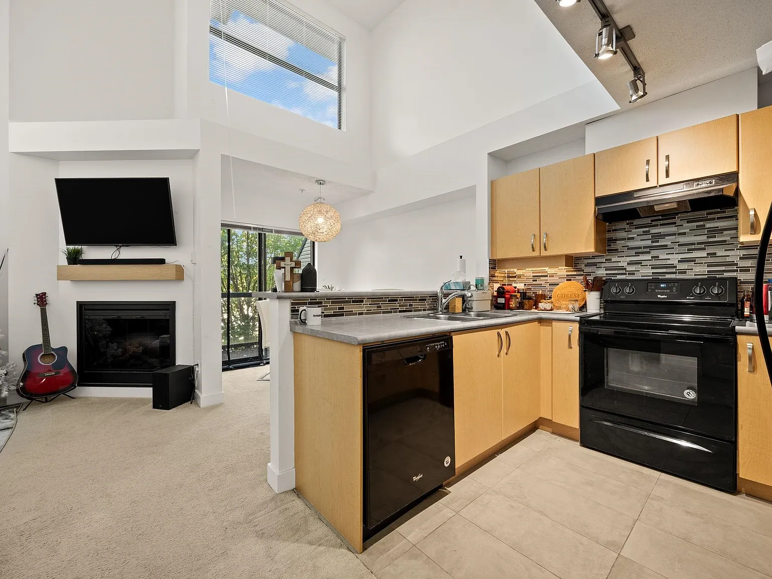 2 bed, 877 sqft, $2,500 — Photo 3