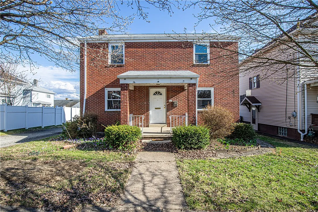 164 Nassau St photo 1