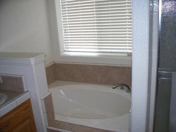 master bath tube