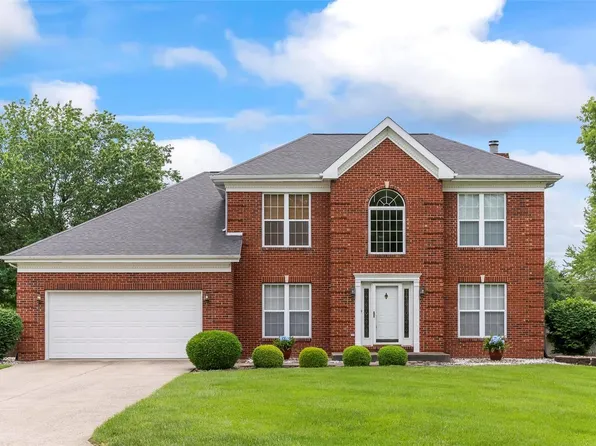 240 Lake Lorraine Dr, Swansea, IL 62226
