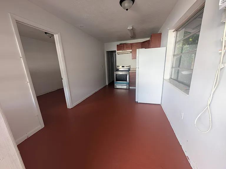 1245 NE 110th St #3 — Photo 3