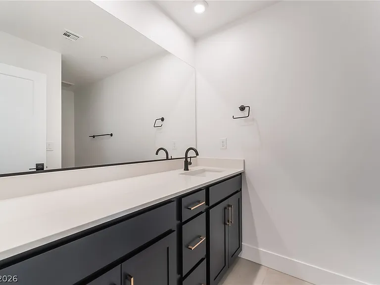 3192 Vittoria Ave — Photo 18