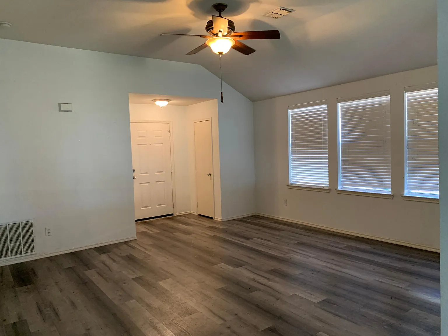 3 bed, 1467 sqft, $1,675 — Photo 1