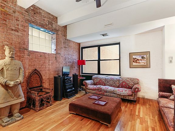 4th image of 380 W 12th St APT 1D