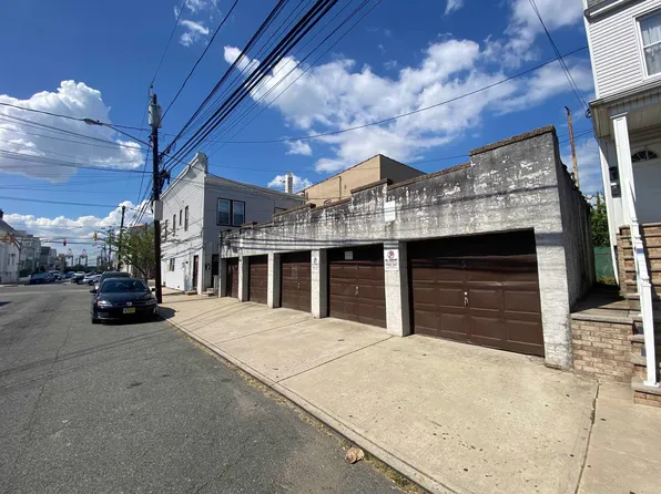 468 Avenue A image 6 of 27