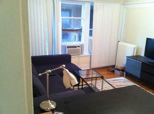 5th image of 444 W Diversey Pkwy APT 3B