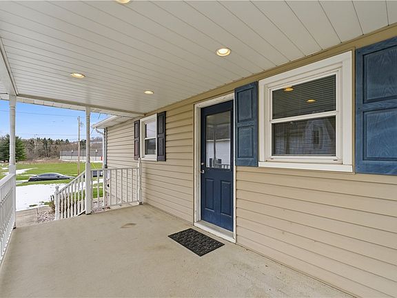 3rd image of 11 Madison Dr