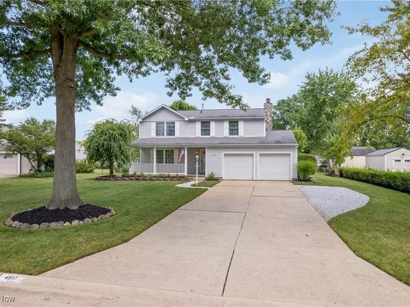 4517 Honeysuckle Dr, Canton, OH 44720
