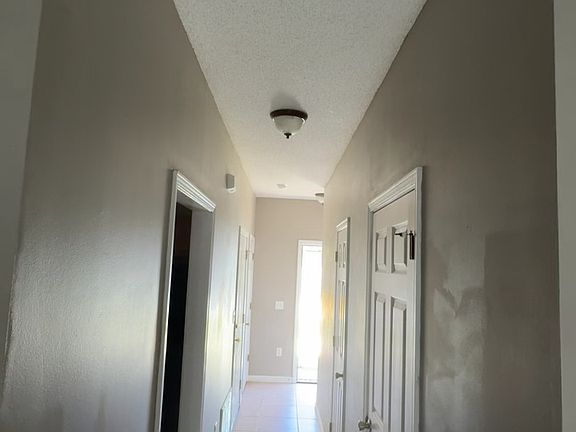 1407 Beaver Run Rd - Hallway + Entry_05072025