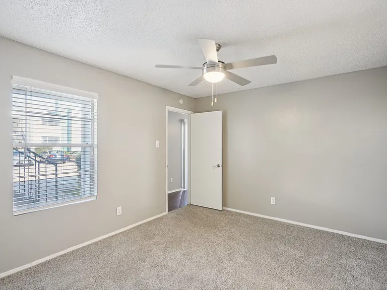 5644 Riverwalk Dr — Photo 30