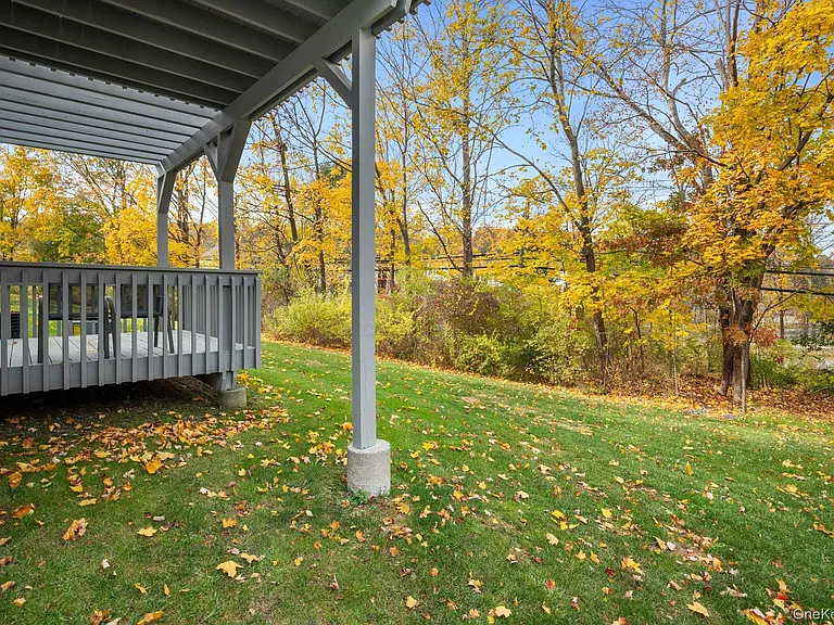 11 Woods Brooke Ln #1 — Photo 23