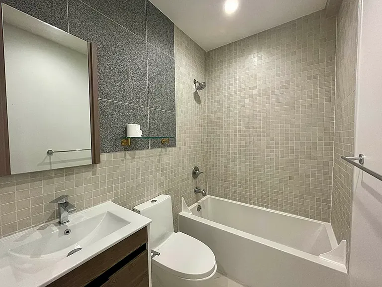 322 E 93rd St #5B — Photo 2
