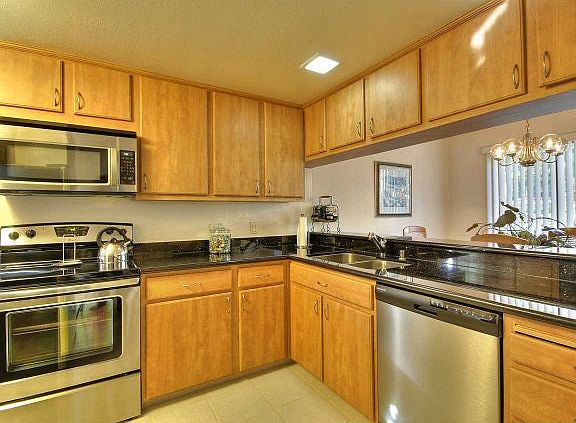 5th image of 637 Stonegate Dr