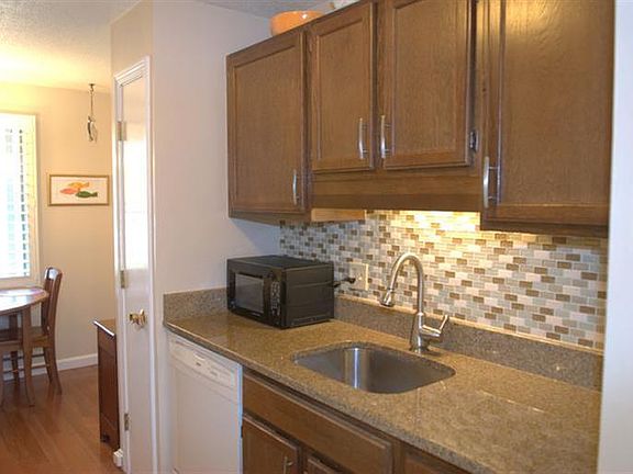 4th image of 112 Shoreland #112