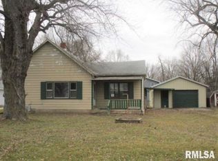630 8th St, Saint David, IL 61563