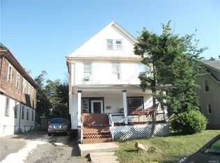 22 Chestnut St, Middletown, NY 10940