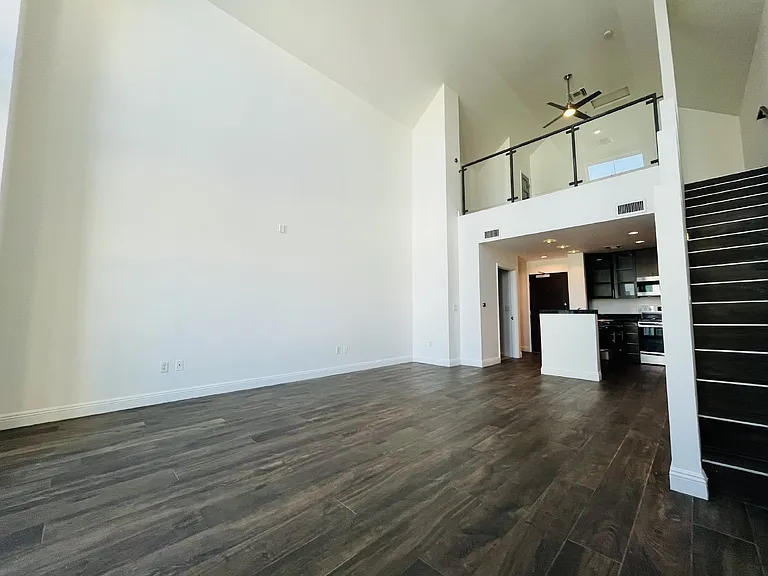 215 E McKinley St #402 — Photo 3