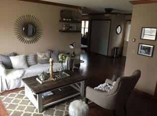 803 E Pearl St, Aurora, MO 65605