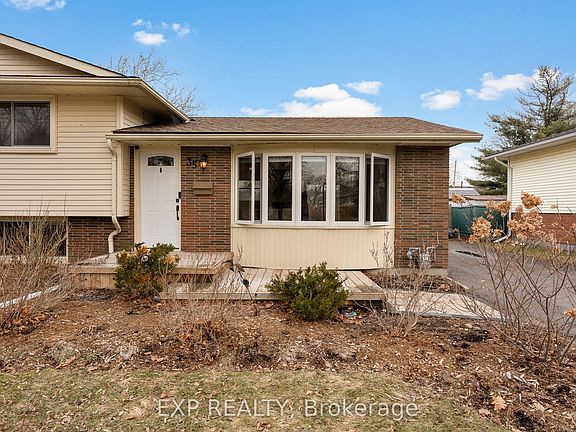 2nd image of 35 Bishops Rd