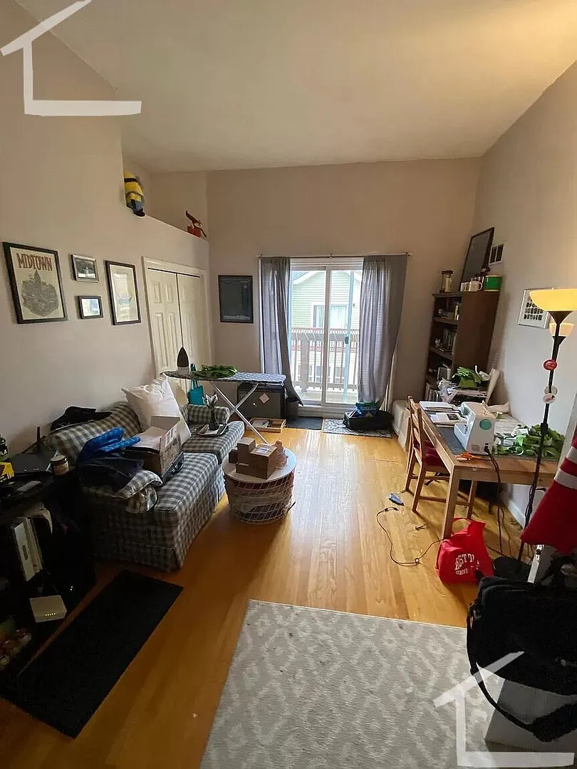 Amazing Townhome... Bon't miss out on they 3 bed 2.5 bath! — Photo 2