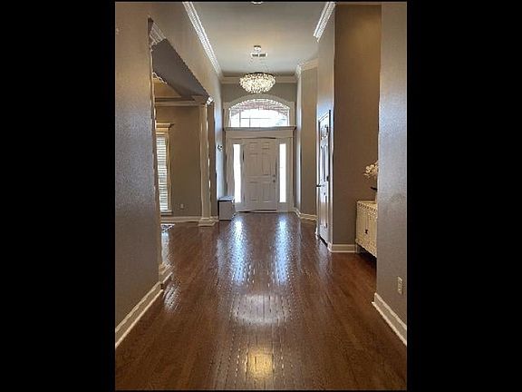 2nd image of 6 Wellington Colony Dr