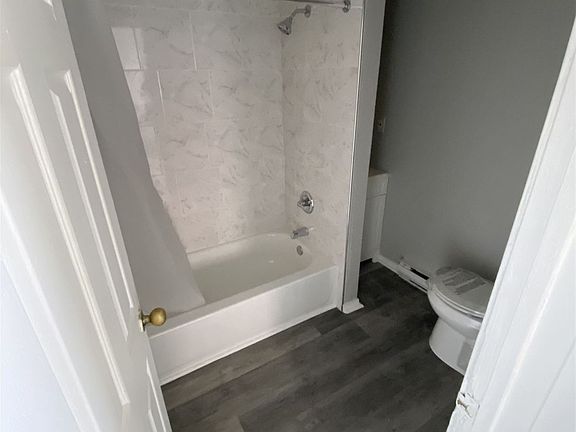 5th image of 1409 Chapel St #5