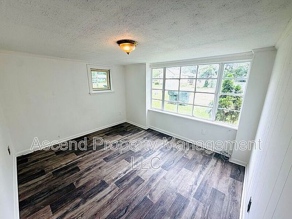 3rd image of 4510 Old Mission Rd