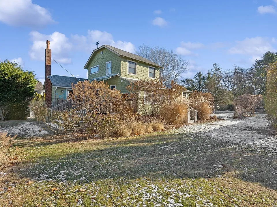 127 Inlet Rd W