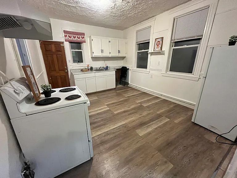 87 Devon St #3 — Photo 1