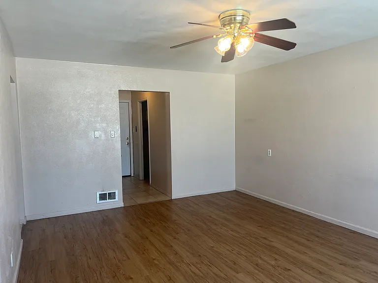 124 N 2nd Ave #8 — Photo 11