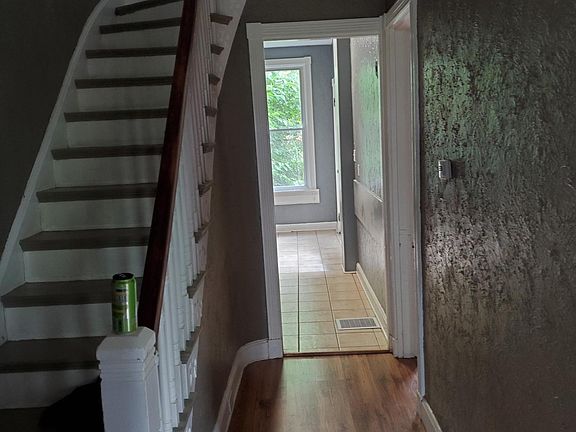 2nd image of 814 Considine Ave #A