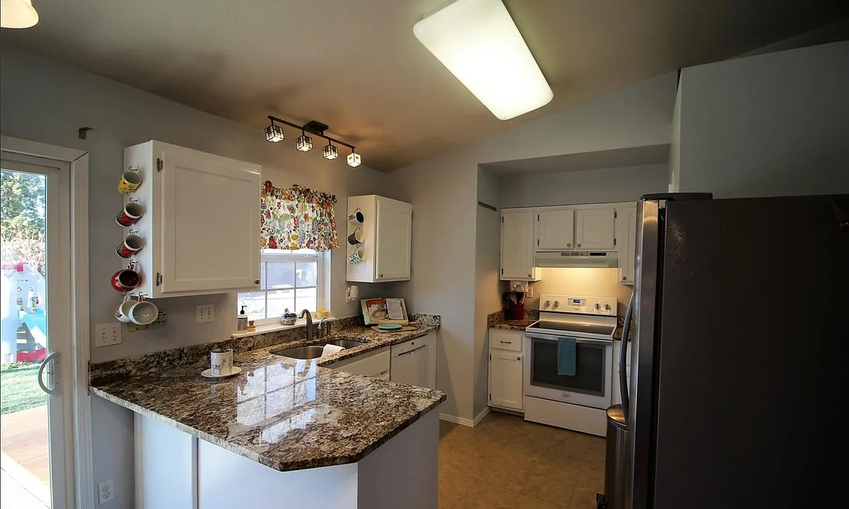 Building Photo - 845 Aspen Pl