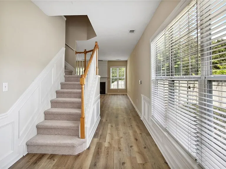 3611 Elkhorn Ct — Photo 3