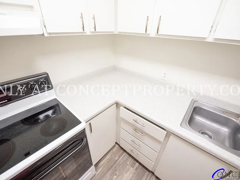 132 E 2nd Ave — Photo 70